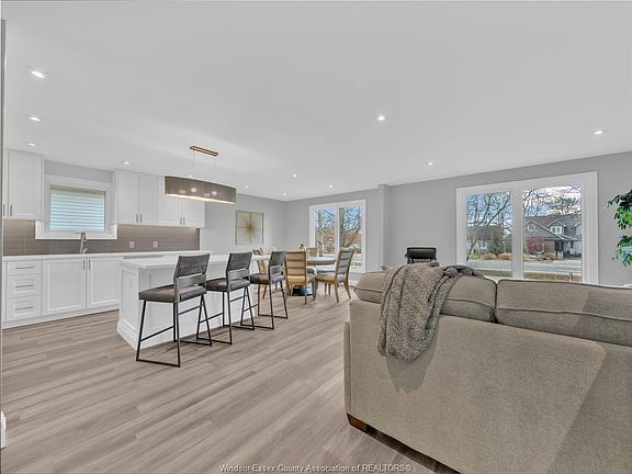 3rd image of 332 Heritage Rd #N9y-3g21