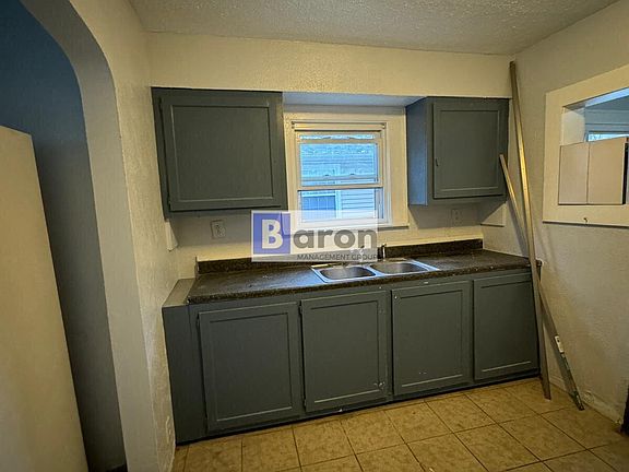 3rd image of 522 S 27th St