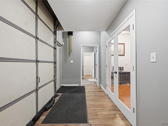 5th image of 5596 Genesee St