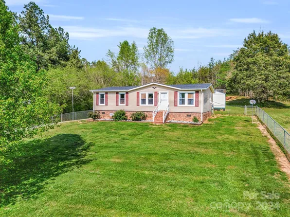 2490 Painters Gap Rd, Union Mills, NC 28167