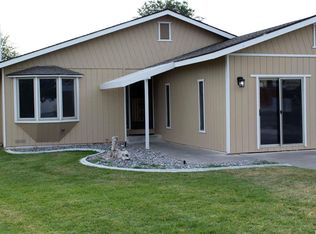921 W 15th Pl, Kennewick, WA 99337