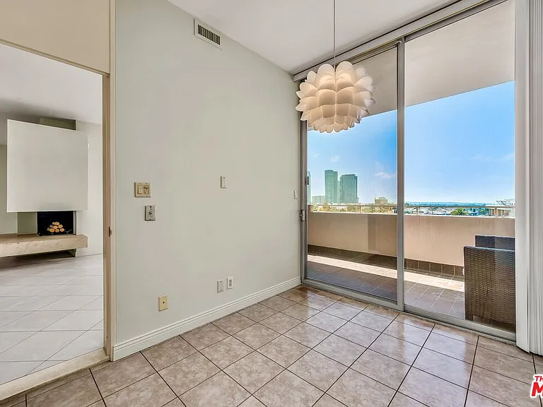 1333 S Beverly Glen Blvd #606 — Photo 7