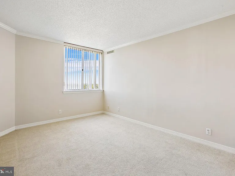 5809 Nicholson Ln #1001 — Photo 40