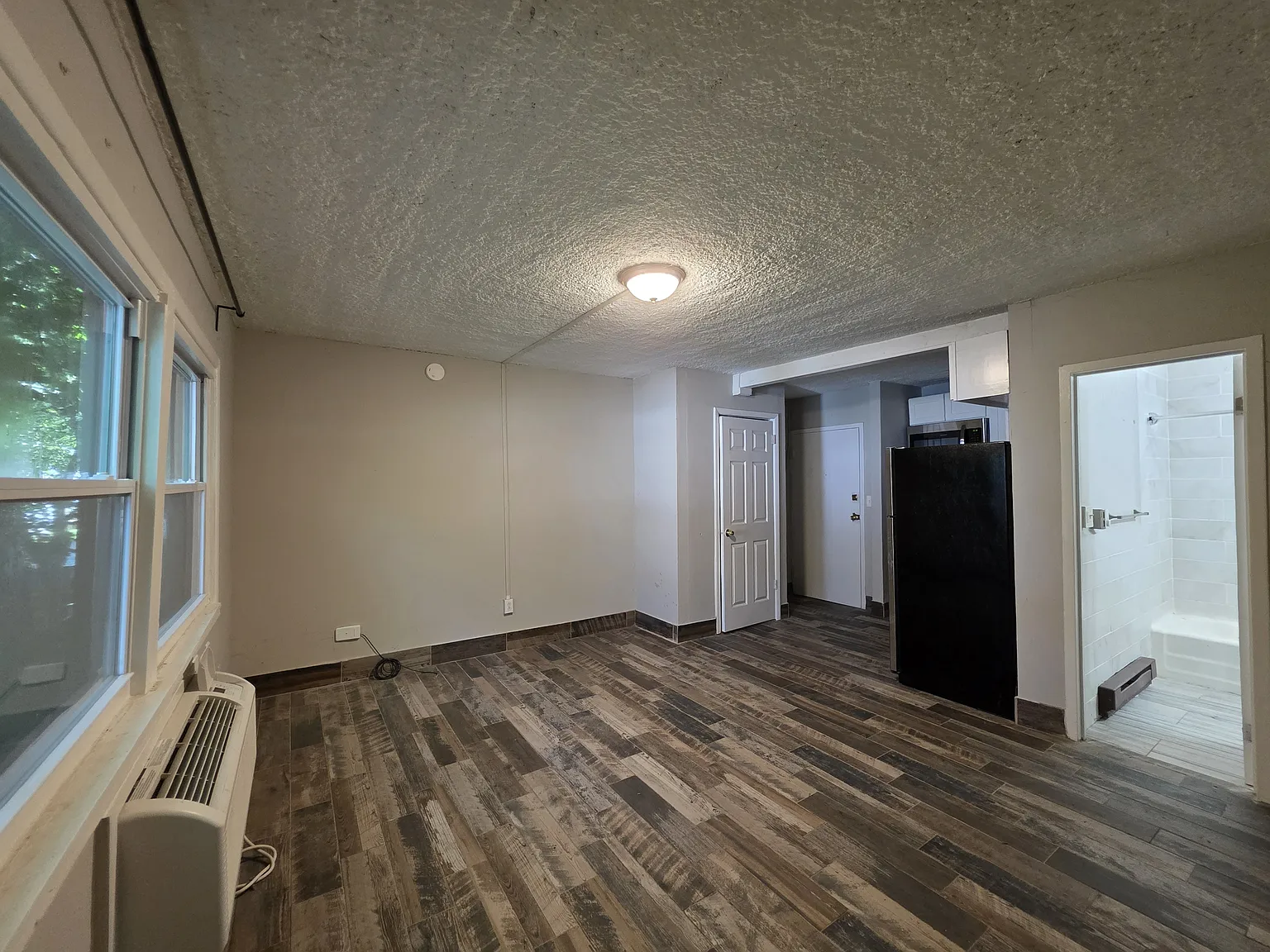 Studio, $1,200 — Photo 4