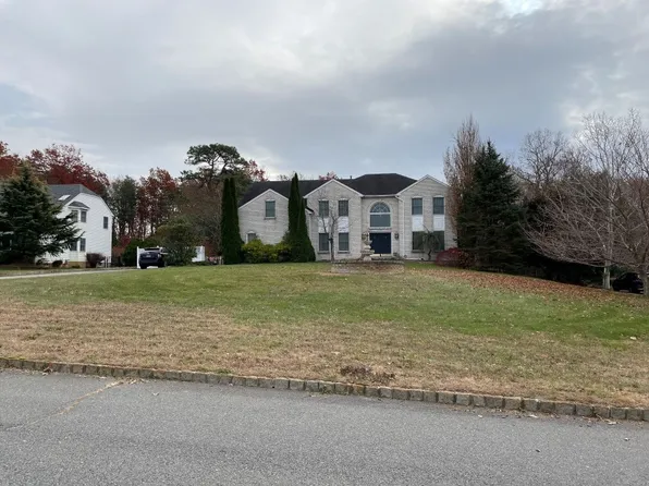 27 Overlook Dr, Jackson, NJ 08527