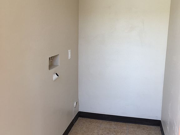 3rd image of 9319 Elm Ave