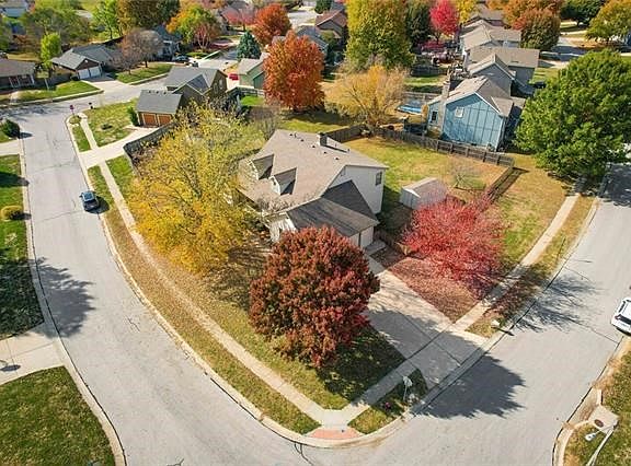 4th image of 16110 Harold Dr