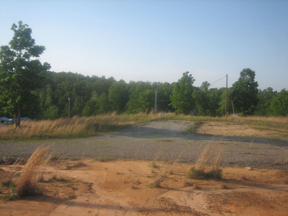 2nd image of 288 Lofton Ln