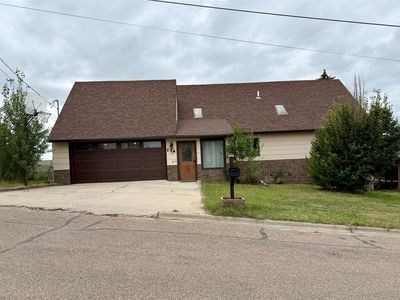 114 4th St SW, Cut Bank, MT, 59427