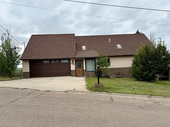 114 4th St SW, Cut Bank, MT 59427