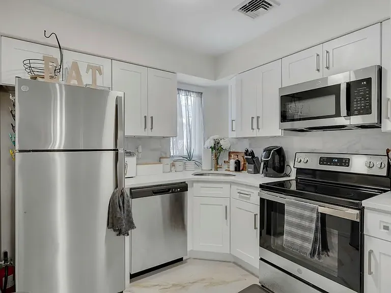 526 Laurel Ave #2 — Photo 1