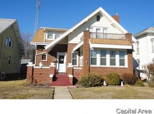 517 E Market St, Taylorville, IL 62568