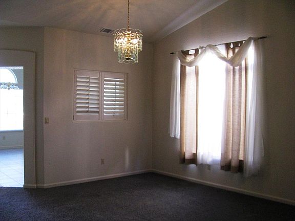 4th image of 3044 Horsetail Dr