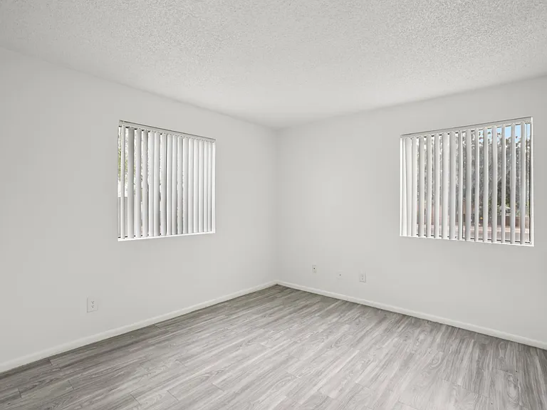 Lemon Grove Apartments — Photo 20