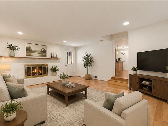 5th image of 504 Colice Jeanne Rd
