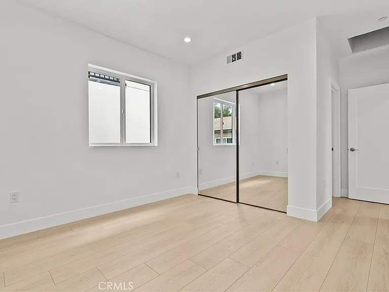 326 Leslie Way — Photo 11