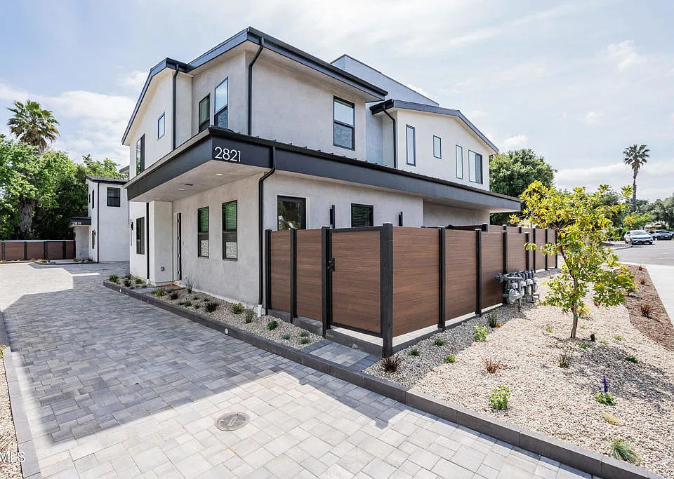 2821 Los Robles Rd
