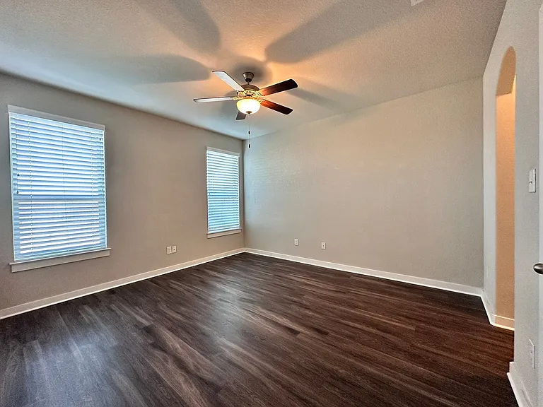 371 Creekside Curv — Photo 11