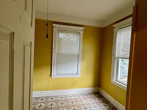 5th image of 1514 E 95th St