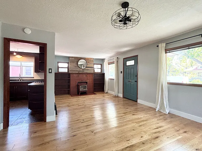 631 E Downington Ave — Photo 9