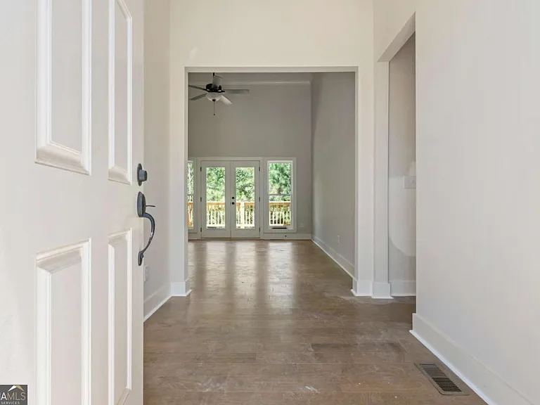400 Ansley Dr — Photo 6