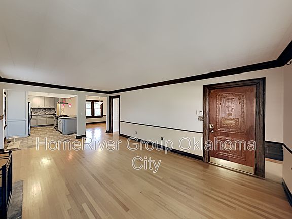 3rd image of 2121 NW 25th St