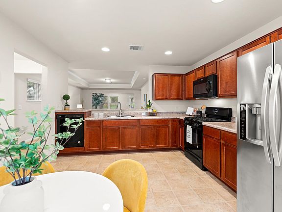 5th image of 605 Chambers Creek Ct