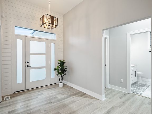 2nd image of 2595 Sunflower Dr