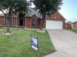 10161 Red Bluff Ln, Fort Worth, TX 76177