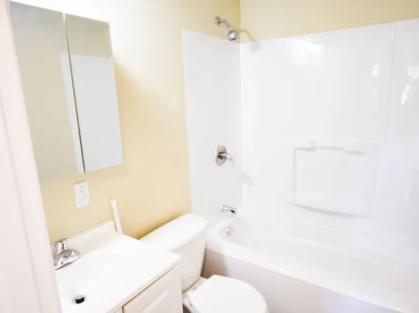 Vista Hills Apartments, 3560 SW Vista Dr #12, Portland, OR 97225