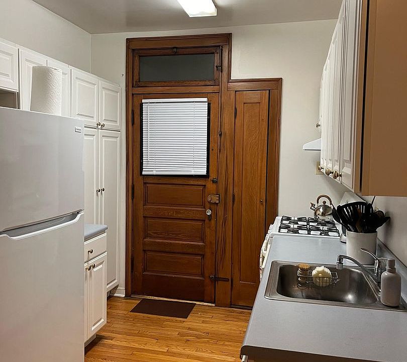 1st image of 3624-26 N Greenview Ave #3624-1W