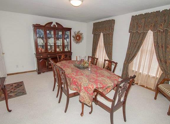 5th image of 415 Myers Dr