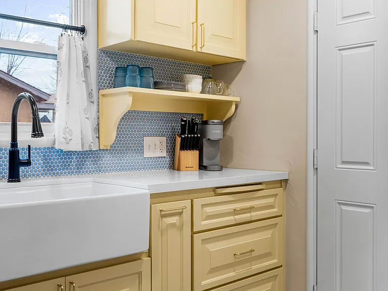 701 S Sowell St #701 — Photo 6