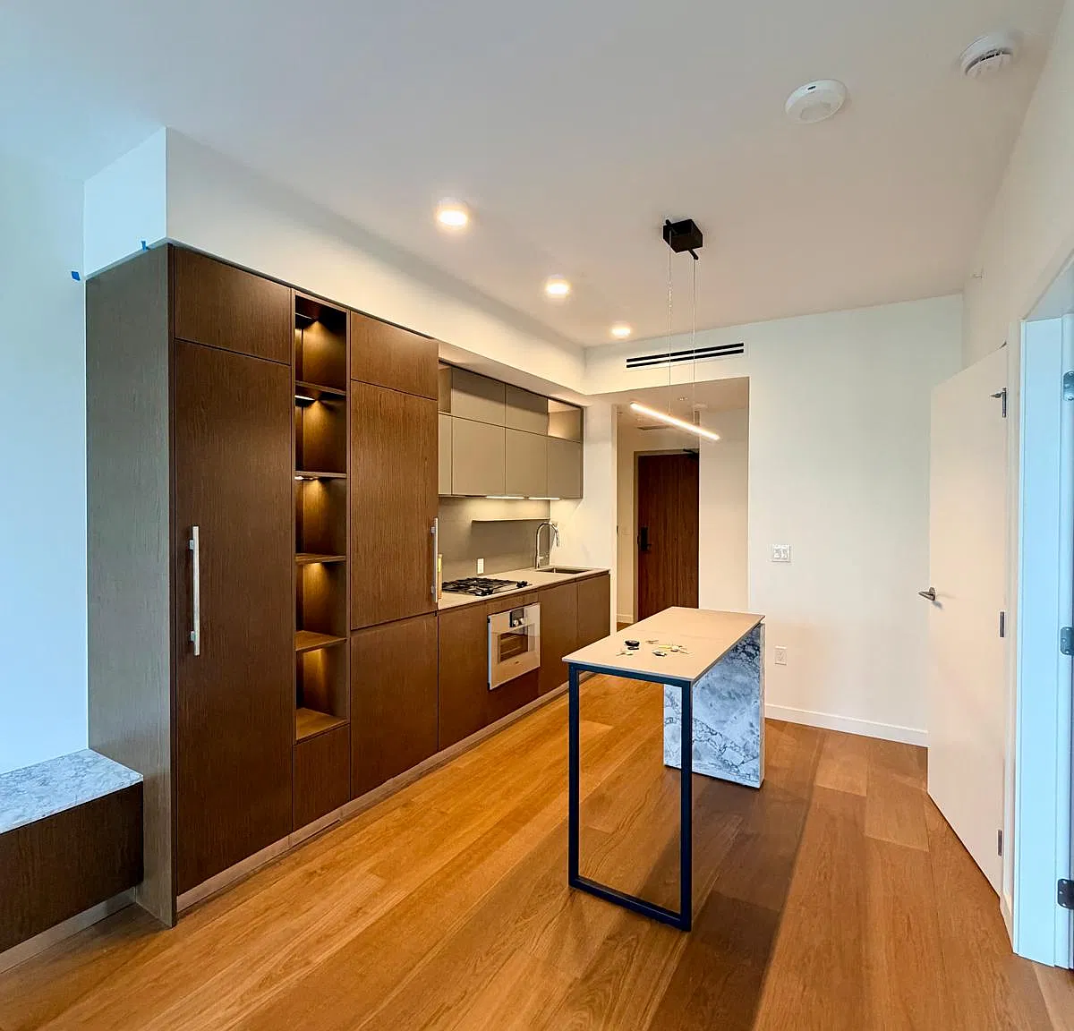 1 bed, 488 sqft, $3,200 — Photo 3