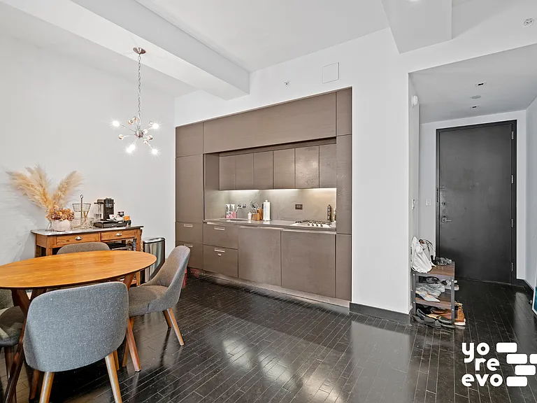 20 Pine St #2112 — Photo 7