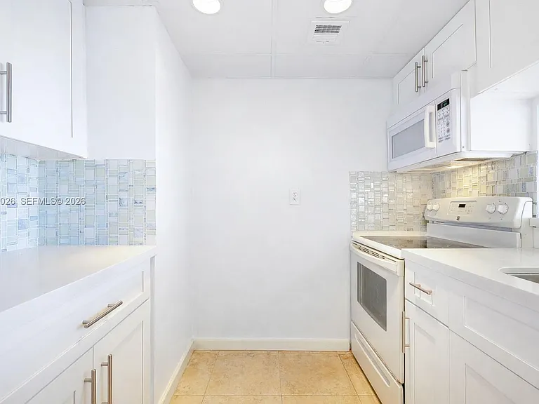7601 E Treasure Dr #2309 — Photo 4