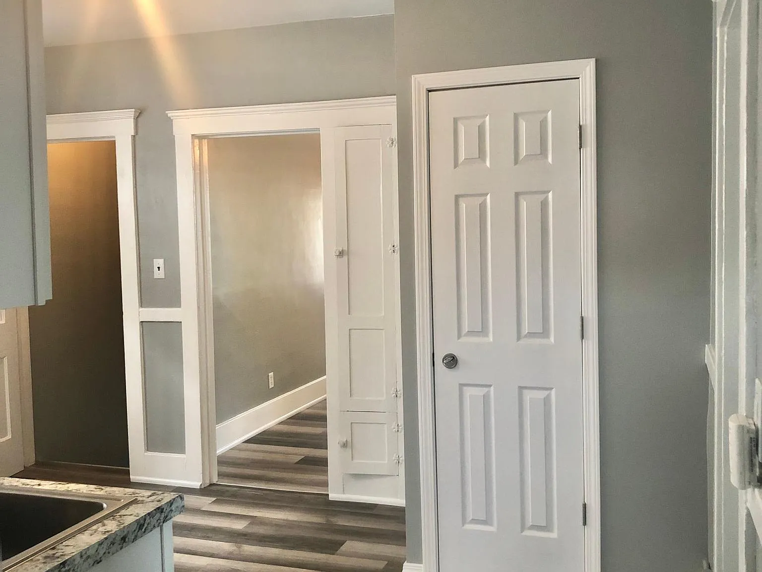 3 bed, 950 sqft, $1,300 — Photo 3