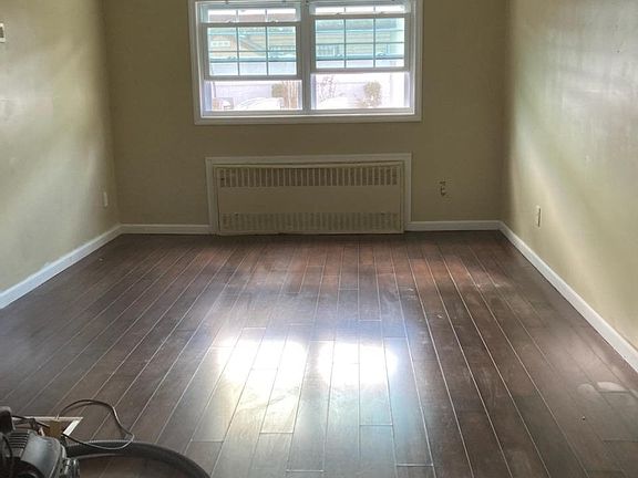2nd image of 409 Beach 47th St