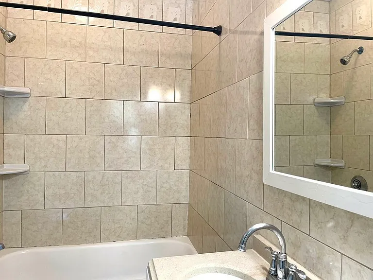 82 Edwards St — Photo 11