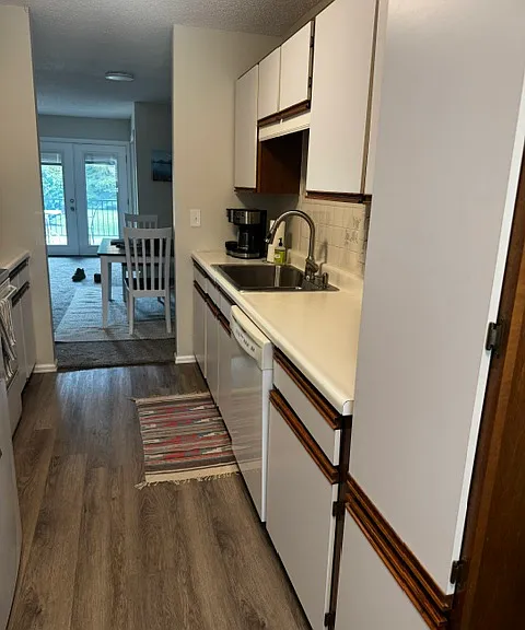 1404 Adriel Dr #1 — Photo 4