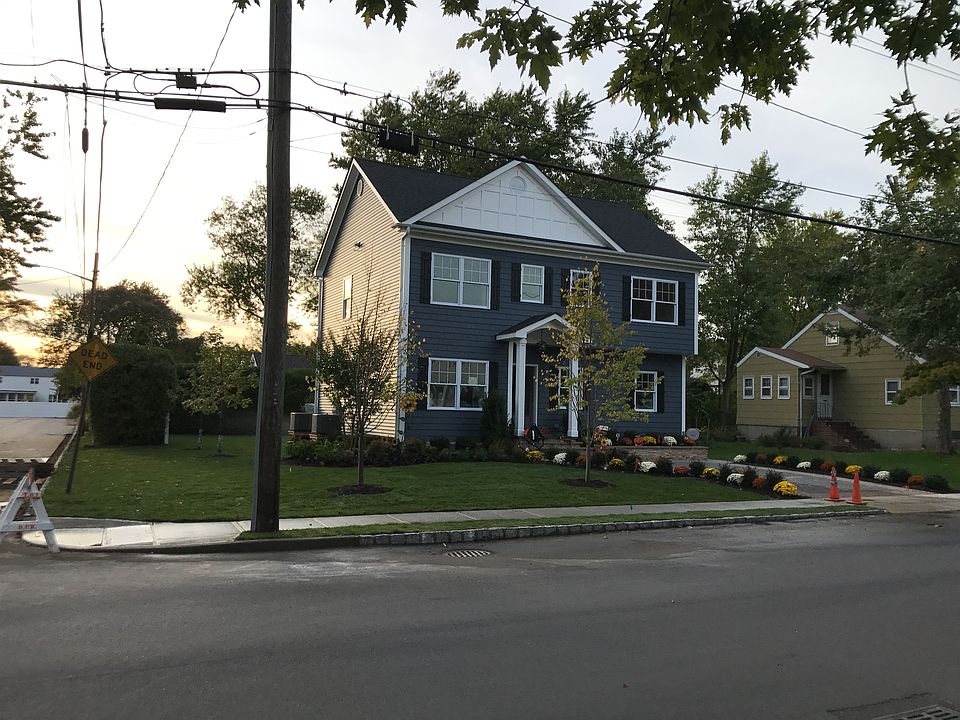 2nd image of 320 Center Bay Dr