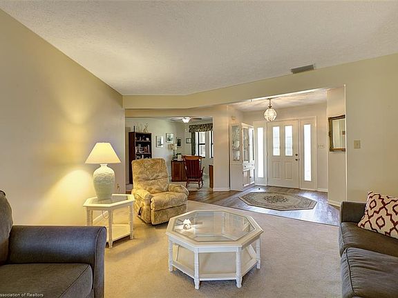 5th image of 3009 Beech St