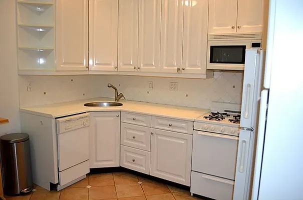 Rented by CitySites Real Estate Group | media 14