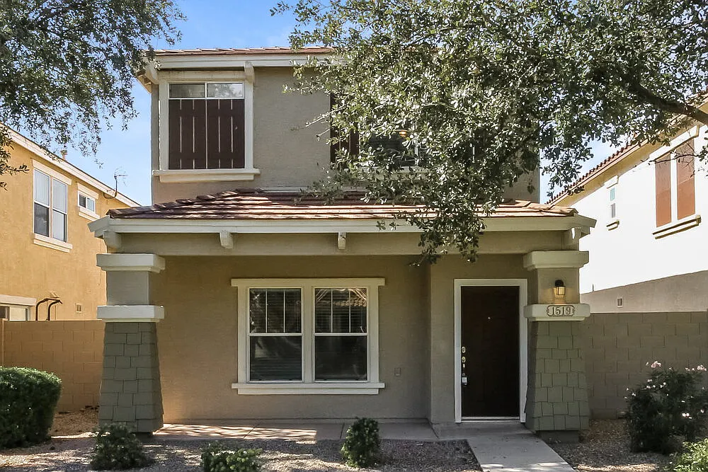 3 bed, 3.0 bath, 1375 sqft, $2,315 — Photo 1
