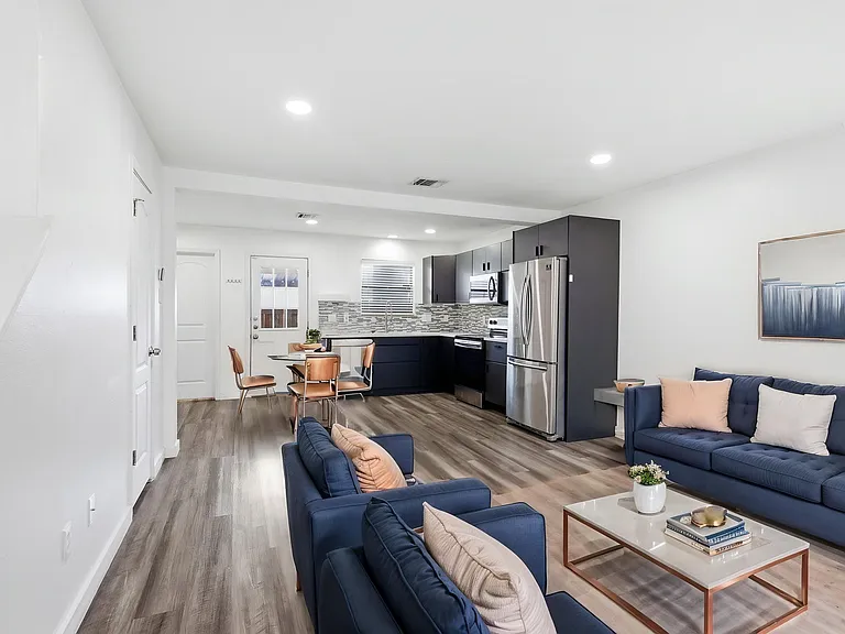 8400 Jamestown Dr #534 — Photo 2