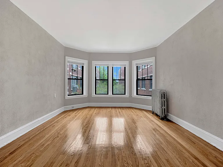 1237 1/2 W Greenleaf Ave #2E — Photo 2