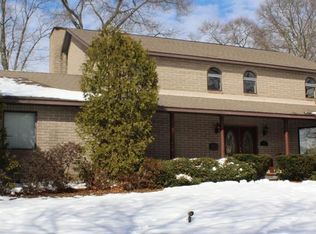 36 Buckingham Rd, Norwood, MA 02062