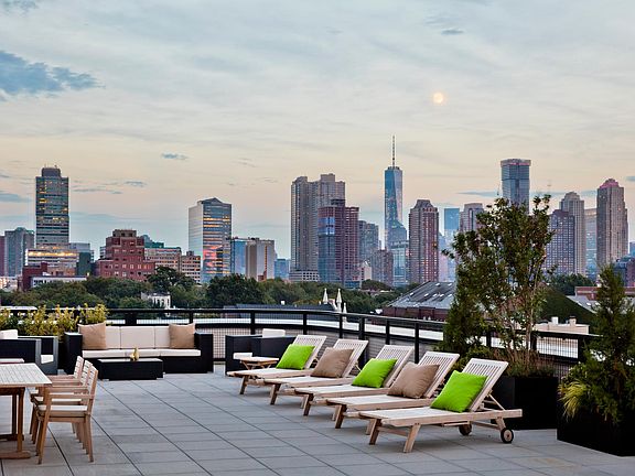 Rooftop Lounge - Day