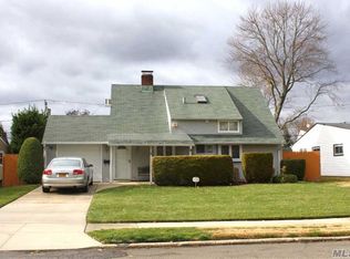 30 Forest Ln, Westbury, NY 11590