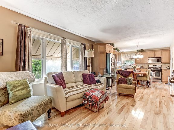 4th image of 84 Redan St